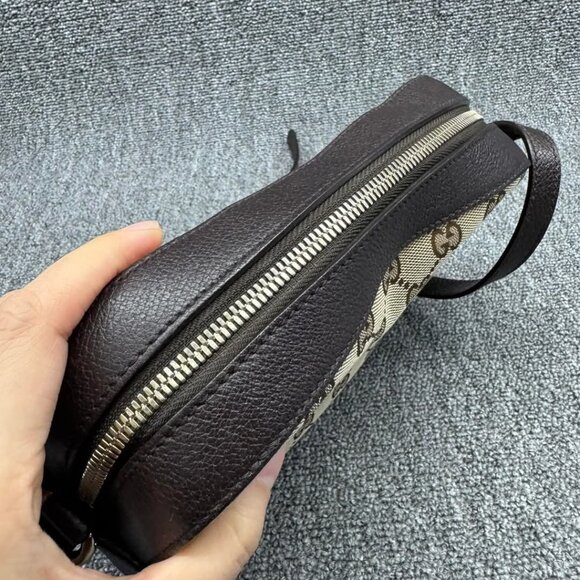 GUCCI Webby Bee Brown Cloth Shoulder Bag 670-040125 - Picture 4 of 15